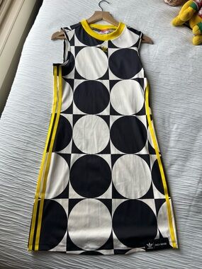 Adidas Retro Dress size Medium